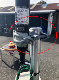 風向風速計を取り外します